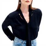 T-shirt col V Caroll coupe droite femme chic marine