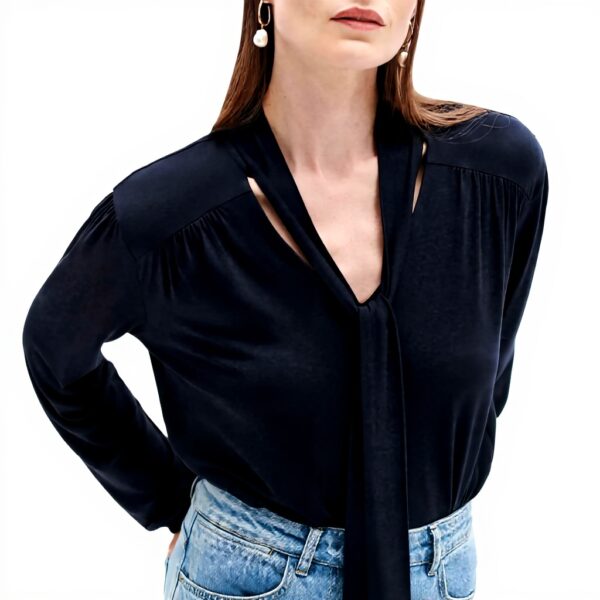 T-shirt col V Caroll coupe droite femme chic marine